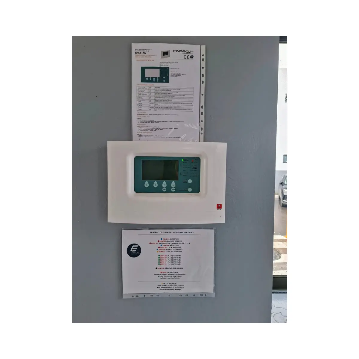 Installation d’un report d’alarme LCD Finsecur adressable pour système de détection incendie ESC