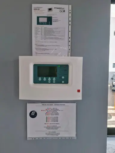 Installation d’un report d’alarme LCD Finsecur adressable pour système de détection incendie ESC